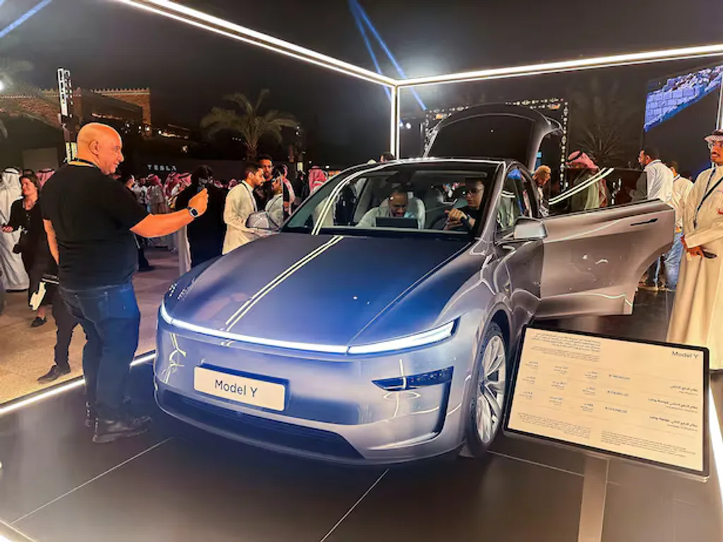 No driver, no crash: Tesla’s FSD Model Y clears public test in Austin